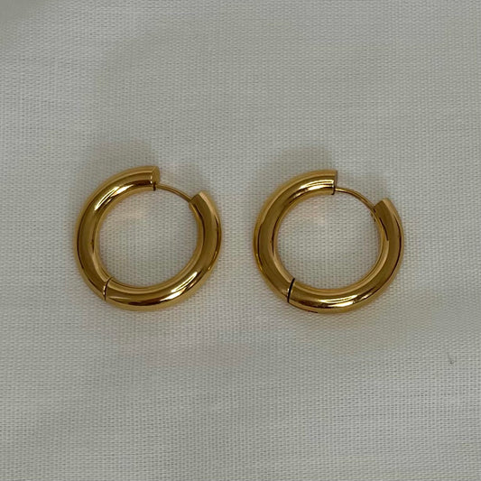 CLASSIC | HOOPS